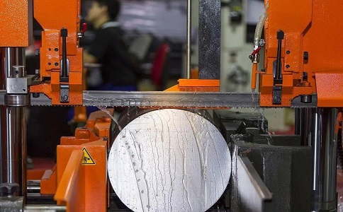 虎门港管委会立式金属带锯床切削出现跑带故障解决方法！